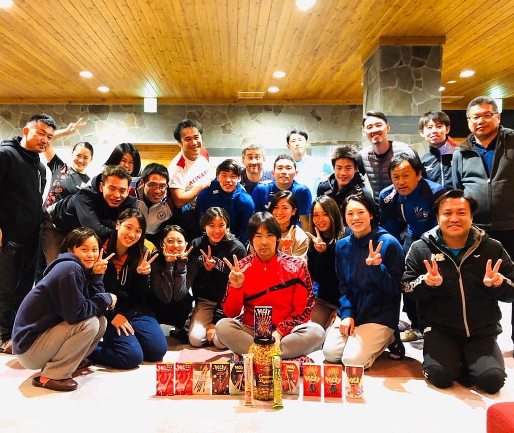 井狩裕貴さんのインスタグラム写真 - (井狩裕貴Instagram)「長距離合宿in湯の丸高原  空気がおいしくて、星も綺麗で、泳ぎやすくて、とてもいいところでした。 メンバーにも恵まれ、楽しくトレーニングができました！  今週末、東京都オープンに出場して、来週もまた行きます！  #長距離合宿 #ファミリー #GMOアスリーツパーク湯の丸 #湯の丸高原 #湯の丸応援  #distancetraningcamp #4個メはディスタンスなのか #勝たなおもろない #ROADTO #TOKYO2020」11月19日 21時16分 - yuki_ikari