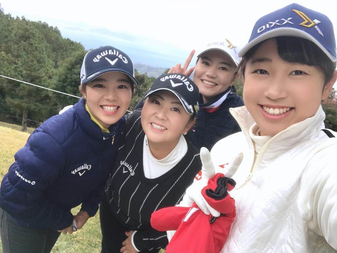 佐伯三貴のインスタグラム：「最後の練習ラウンドもやっぱりキッズ達と…  全然最後って感じしなくて逆にちゃんと見なさい！って怒ってやった！笑😝」