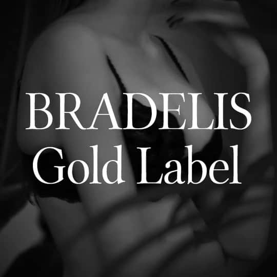 BradelisNewYork/ブラデリスニューヨークのインスタグラム：「.﻿ 暮らしや人生に上質を求めるあなたへ…﻿ ﻿ ﻿ ﻿ 特別なあなたの美意識を支え続ける﻿ ハイエンドなランジェリーファンデーション﻿ BRADELIS Gold Label ﻿ ﻿ ﻿ New Collection-Masquerade-﻿ . . . #bradelis#bradelisgoldlabel#lingerie#masquerade  #ブラデリス #ブラデリスゴールドレーベル」