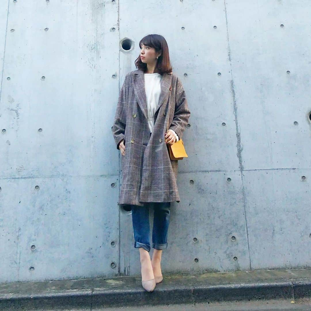 筧沙奈恵さんのインスタグラム写真 - (筧沙奈恵Instagram)「brown×yellow ・ 11月末とは思えないくらい暖かい日が続いて、ちょっと嬉しい😌 ・ 大好きなブラウンとイエローの組み合わせ🍁 ・ #outer #twofaces #トゥーフェイシーズ #tops #ZARA #ザラジョ #pants #GAP #ギャップ #bag #samirnasri #サミールナスリ ・ #ママコーデ　#ママファッション　#きれいめカジュアル #30代コーデ　#アラサーコーデ　#パンツコーデ　#デニムコーデ　#イエベ秋　#イエベ秋コーデ」11月19日 16時44分 - sanaekakei