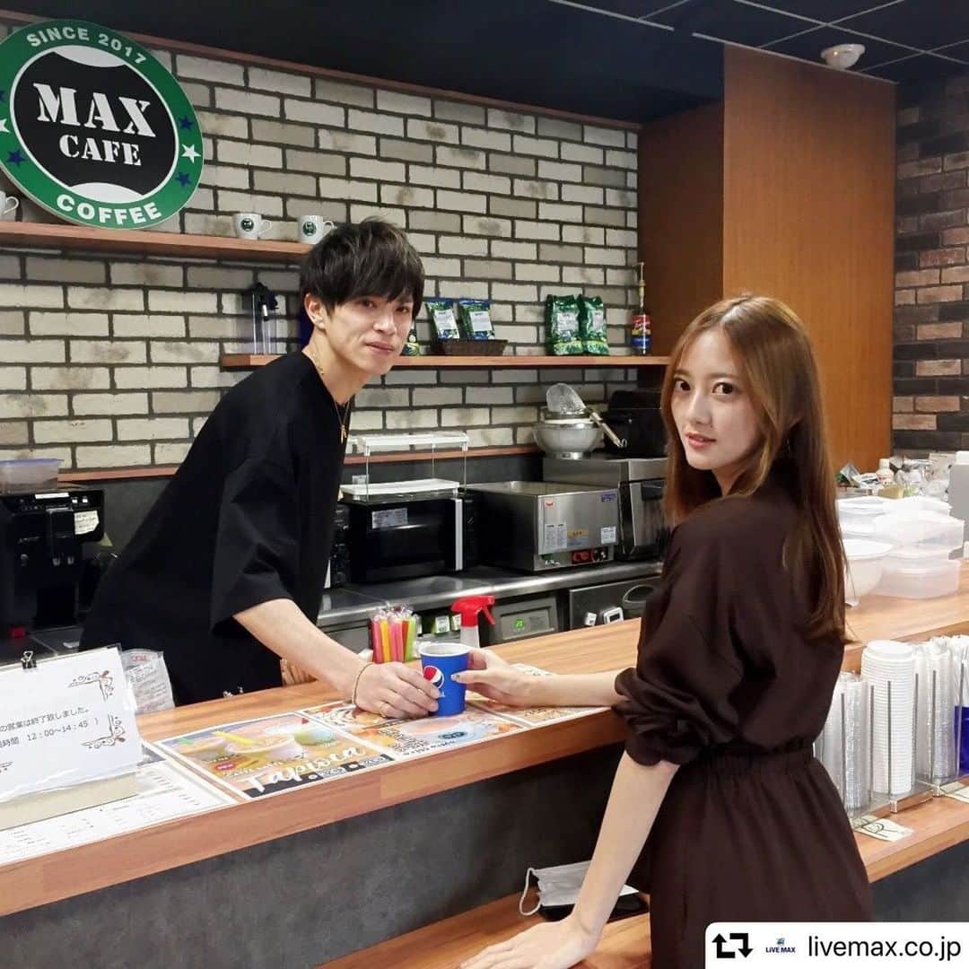 加藤雛のインスタグラム：「#repost @livemax.co.jp ・・・ お二人に弊社本社（Max Cafe 本社）におこしいただきスナップ写真を撮らせていただきました！#LiVEMAX presents #山本裕典  #movingon  #加藤雛 さんが、11/21・28、12/5の３回連続でゲスト出演  @kissfmkobe で、ラジオ放送されます。 是非聞いてね〜！」
