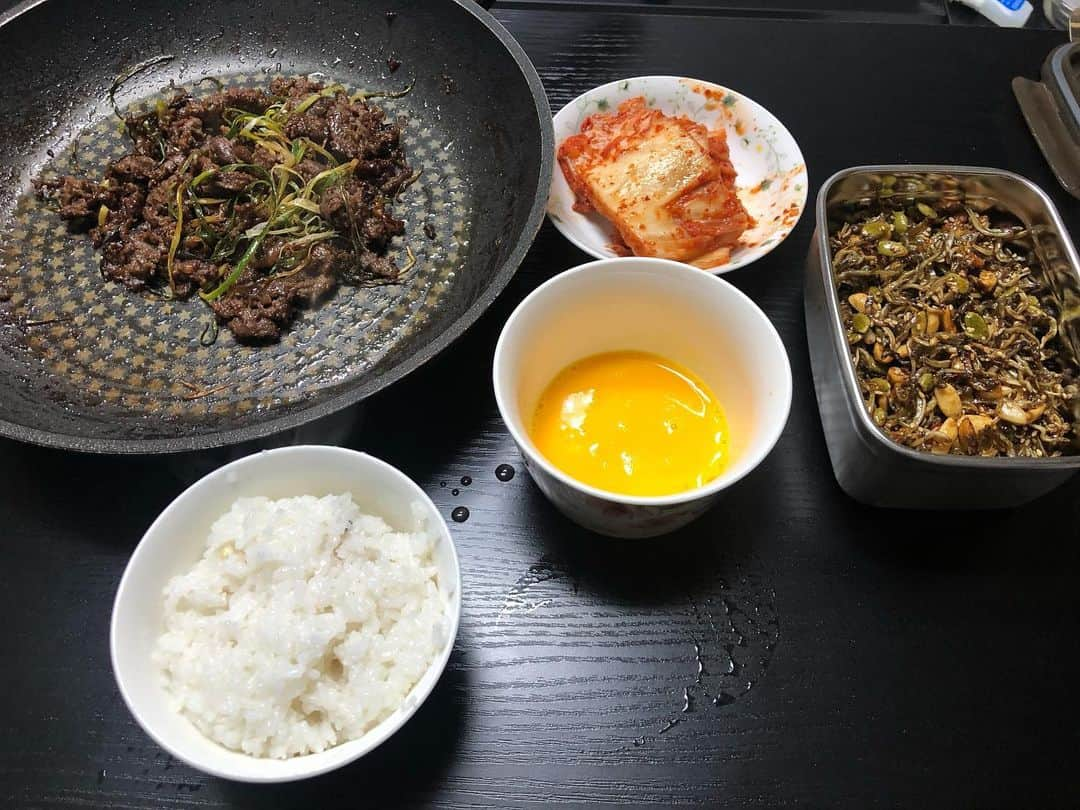 キム・ジョンモさんのインスタグラム写真 - (キム・ジョンモInstagram)「집밥매니아🍚#언양불고기#달걀노른자#찍어먹으면꿀맛#잘먹겠습니다」11月19日 17時06分 - pureandsexy