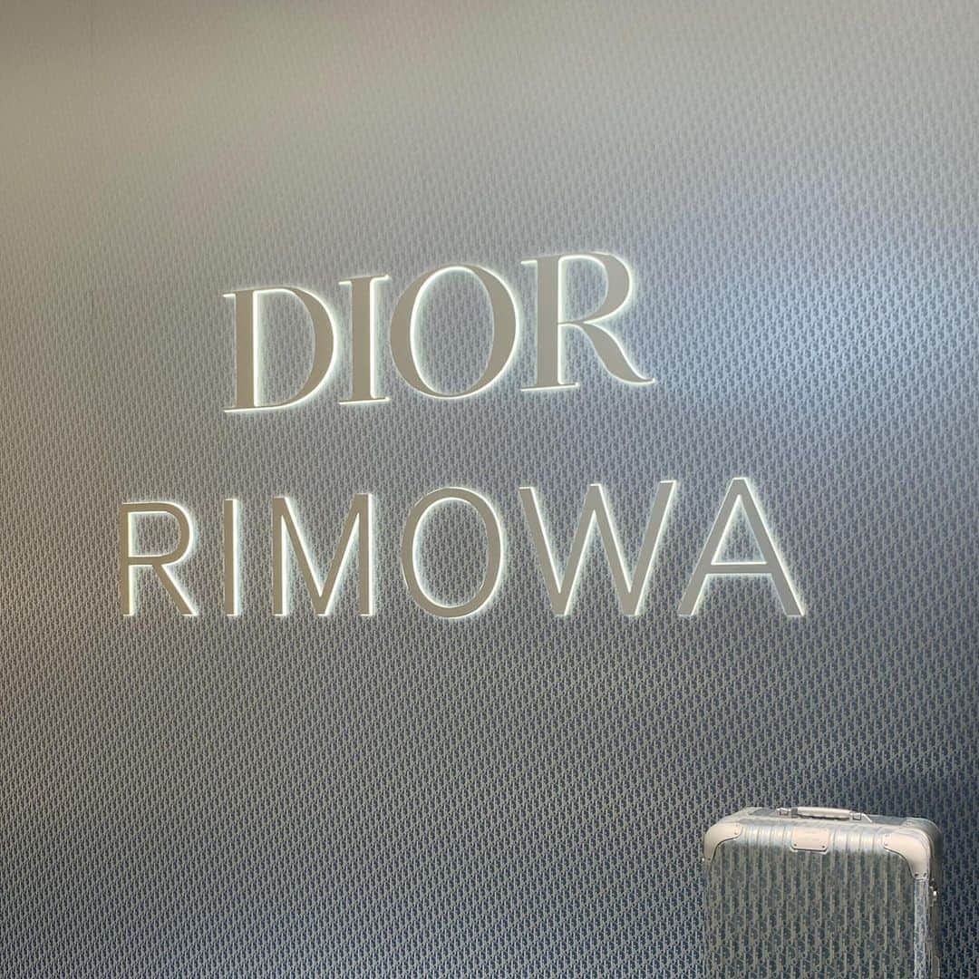 Apparel-web.comさんのインスタグラム写真 - (Apparel-web.comInstagram)「DiorがRIMOWAとのコラボコレクションを渋谷PARCOにオープンへ。 ＃Dior #Remowa #shobuyaparco #fashion #ディオール#リモワ#ファッション#渋谷PARCO @dior」11月19日 17時11分 - apparelweb