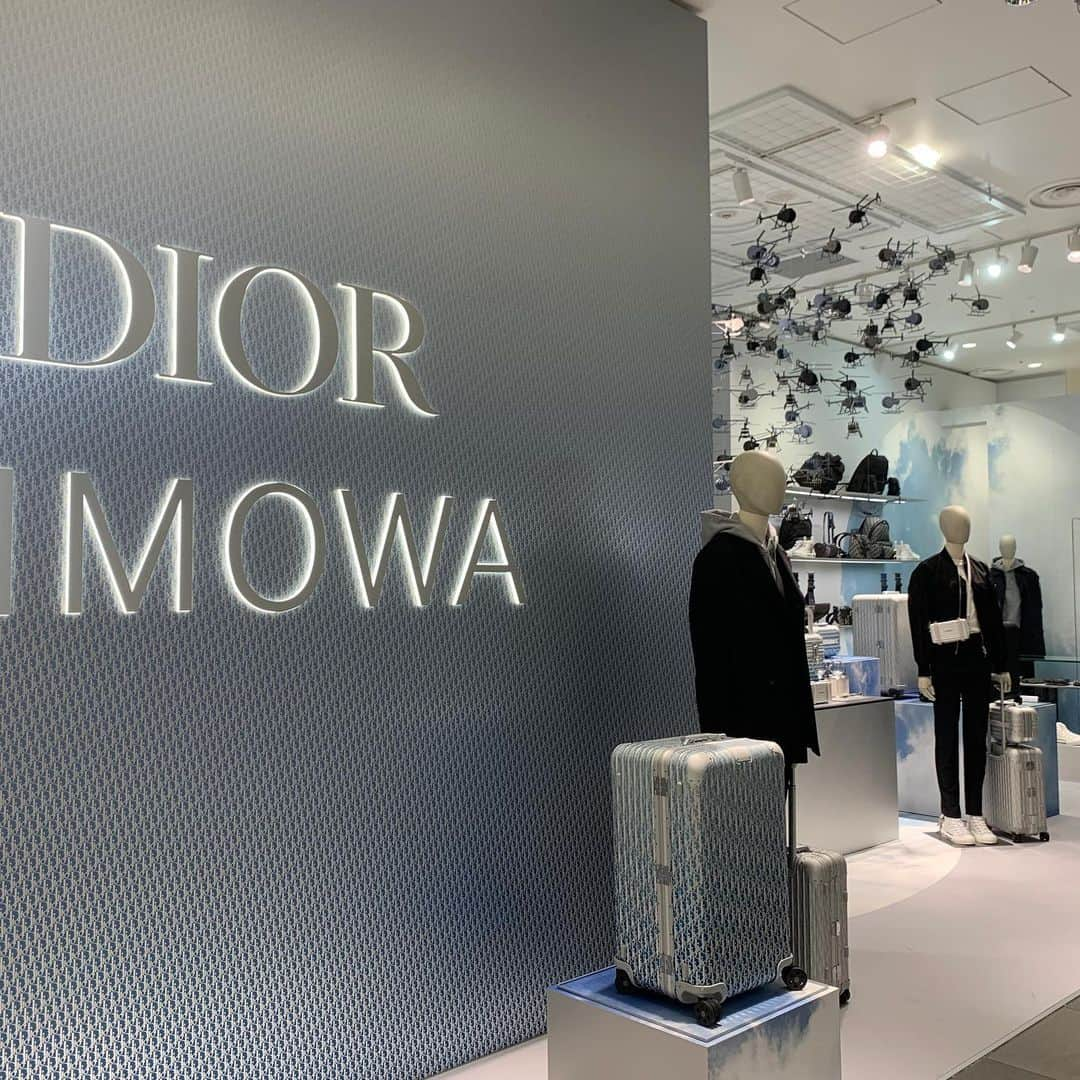 Apparel-web.comさんのインスタグラム写真 - (Apparel-web.comInstagram)「DiorがRIMOWAとのコラボコレクションを渋谷PARCOにオープンへ。 ＃Dior #Remowa #shobuyaparco #fashion #ディオール#リモワ#ファッション#渋谷PARCO @dior」11月19日 17時11分 - apparelweb