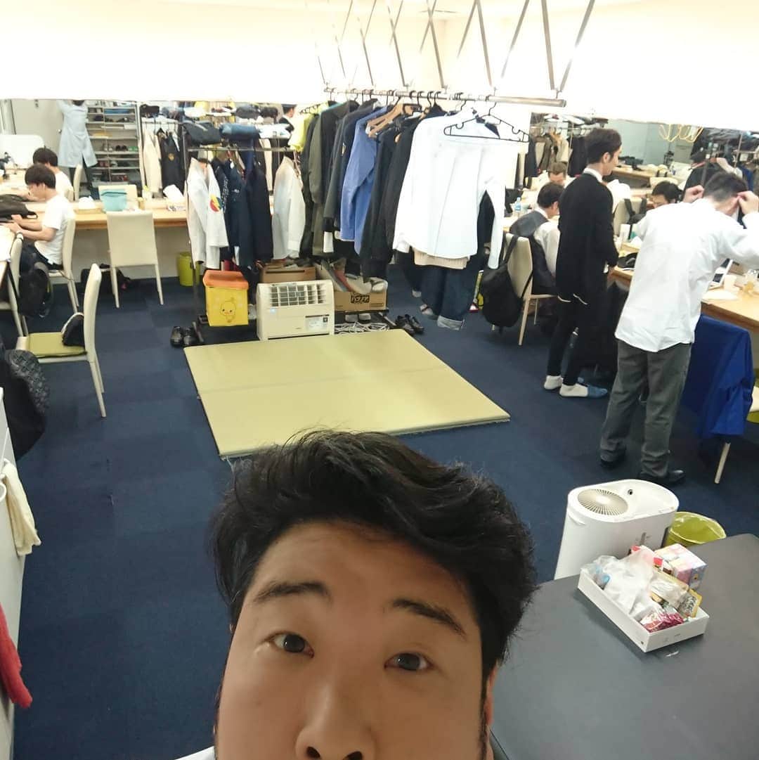 安尾信乃助のインスタグラム：「今週は、25日までNGKで新喜劇。 清水けんじ君リーダーです。  #清水けんじ君#リーダー#なんばグランド花月#よしもと新喜劇#吉本新喜劇#安尾信乃助#」