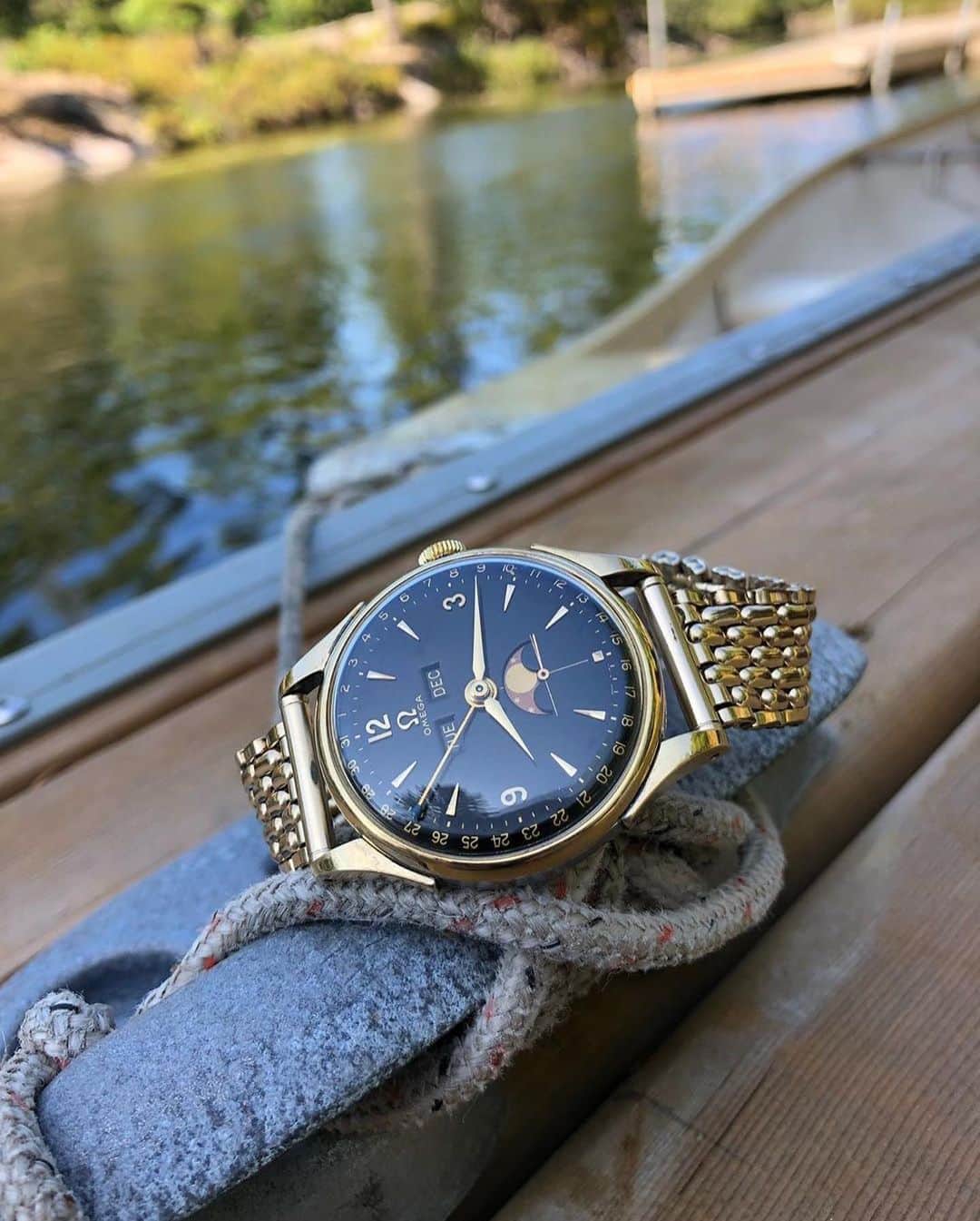 Daily Watchさんのインスタグラム写真 - (Daily WatchInstagram)「A 1950’s Omega Cosmic Moonphase Triple Calendar 👌🏼 Photo by @omega_enthusiast」11月19日 17時25分 - dailywatch