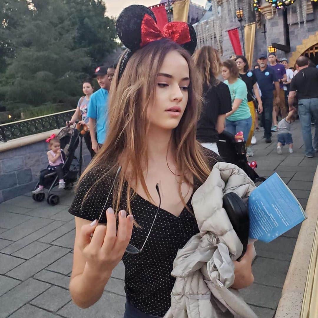 クリスティーナ・ピメノヴァさんのインスタグラム写真 - (クリスティーナ・ピメノヴァInstagram)「Disneyland ❤️」11月19日 17時32分 - kristinapimenova