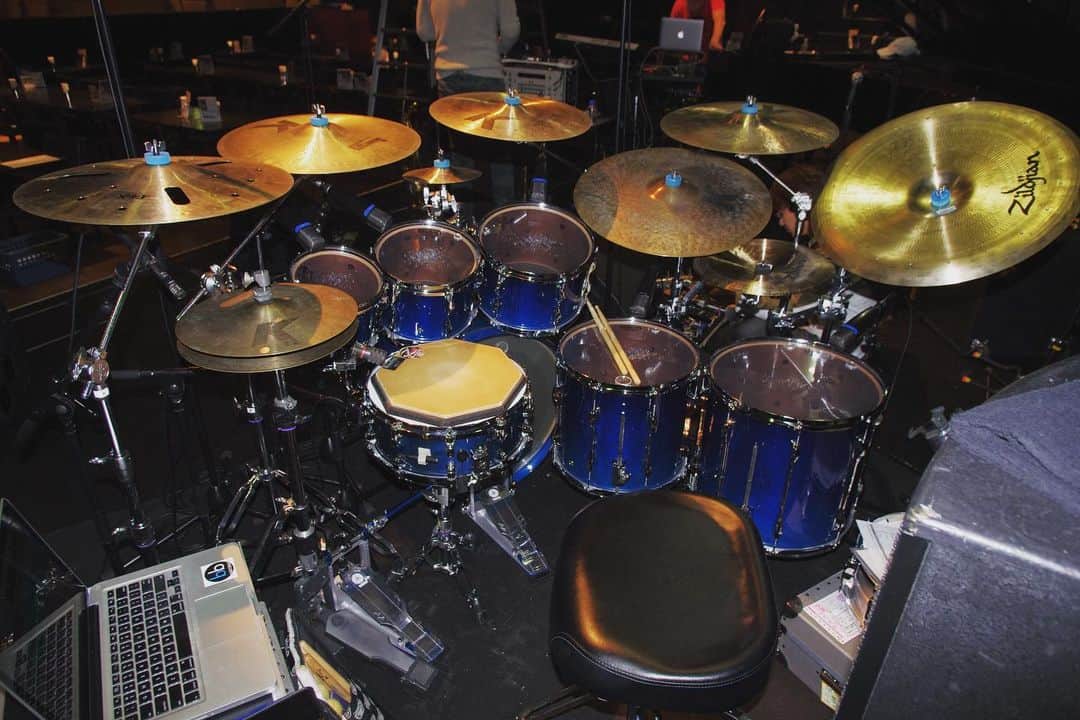 坂東慧のインスタグラム：「T-SQUARE featuring Philippe Saisse HORIZON Special Tour Day1 Billboard Osaka #tsquare #philippesaisse #yamahadrums #zildjiancymbals #zildjiansticks #aspr #westone #cympad #billboardliveosaka」