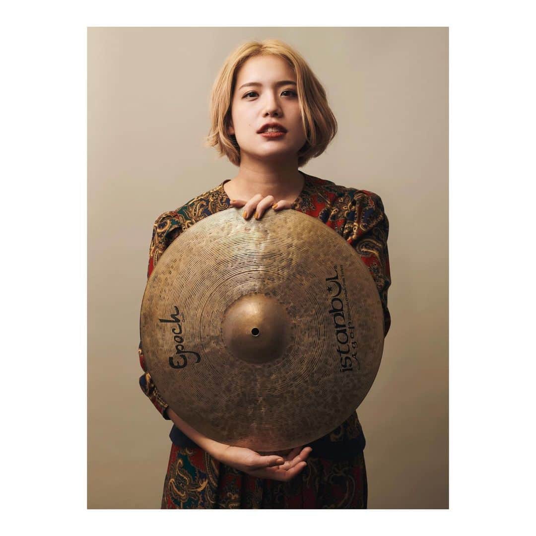 岡田真帆のインスタグラム：「素敵な写真を撮ってもらったので、プロフィール画像を変更致しました! . . photo by fumitaka miyoshi」