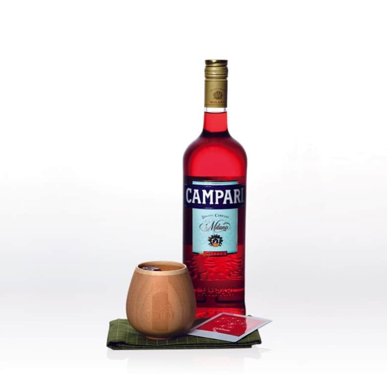 Campari Japanさんのインスタグラム写真 - (Campari JapanInstagram)「CAMPARI Bartender Competition Japan 2019 ジャパンファイナリストをご紹介します。⁠「 ペニンシュラ東京Peterバー 」（東京）佐藤壮太さんのカンパリオリジナルカクテル。⁠「 Memoritif (メモリティフ) 」カンパリ唯一無二の苦味とコーヒーの洗練された苦味が力強い骨格を感じる味わい。常に人々の記憶に残るカンパリと共に、新たな「記憶の瞬間」を楽しむカクテル。＠unmelted_sugar ⁠⠀ ⁠⠀ ⁠⠀ #Campari #cocktails #カクテル #アペリティーボ #カンパリ #カンパリレッド #バーテンダー #イタリア #ジャパンファイナル #カクテルコンペティション #カンパリバーテンダーコンペティションジャパン2019 #バーテンダーコンペティション  #camparibartendercompetitionjapan2019 #ファイナリスト #クリエーション #デザイン #アート #N100 #ネグローニ」11月19日 18時01分 - camparijapan