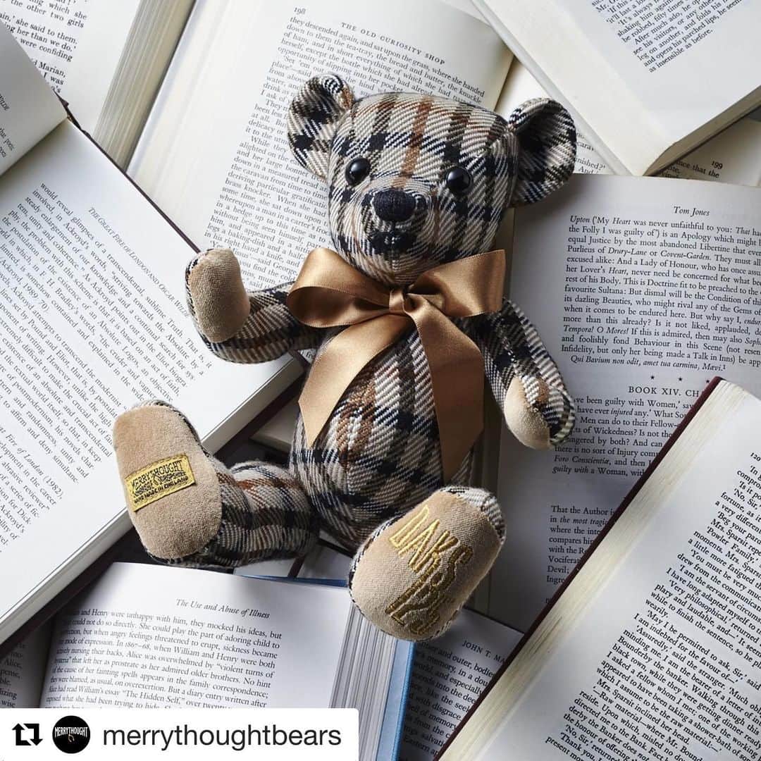 DAKS Japan（ダックス）さんのインスタグラム写真 - (DAKS Japan（ダックス）Instagram)「#Repost @merrythoughtbears with @get_repost ・・・ To mark the 125th Anniversary of DAKS, Merrythought has created a very special teddy bear exclusively for this heritage fashion house. The unique DAKS teddy bear is presented in a vintage house check that was reprinted for this season’s DAKS range.  This teddy bear will be presented to 125 DAKS customers via a prize draw run by @daksjapan  You can find out more at:  http://bit.ly/DAKSteddybear  #daks #teddy #teddybear #christmas #present #campaign #ダックス #英国 #テディ #テディベア #クリスマス #プレゼント #テディベアキャンペーン  #britishmade #madeinengland #madeintheuk #teddybear #companionforlife #britishteddybear #madetolast #family #companion #limitededition #merrythoughtbears #handmade #heritage #british #english #collectible」11月19日 17時55分 - daksjapan