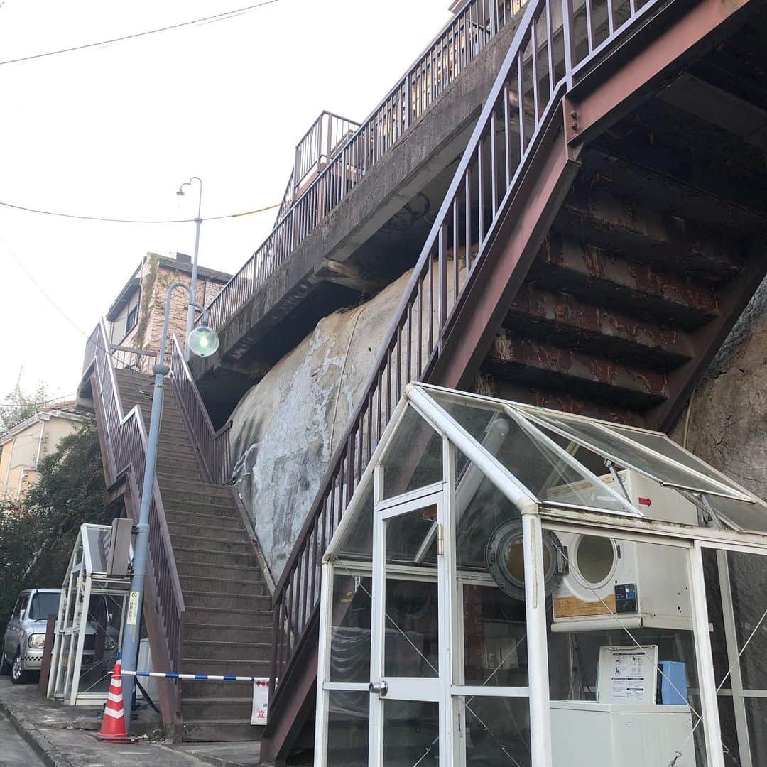 のインスタグラム：「階段が多い街に惹かれる#階段#坂道#麻生区」