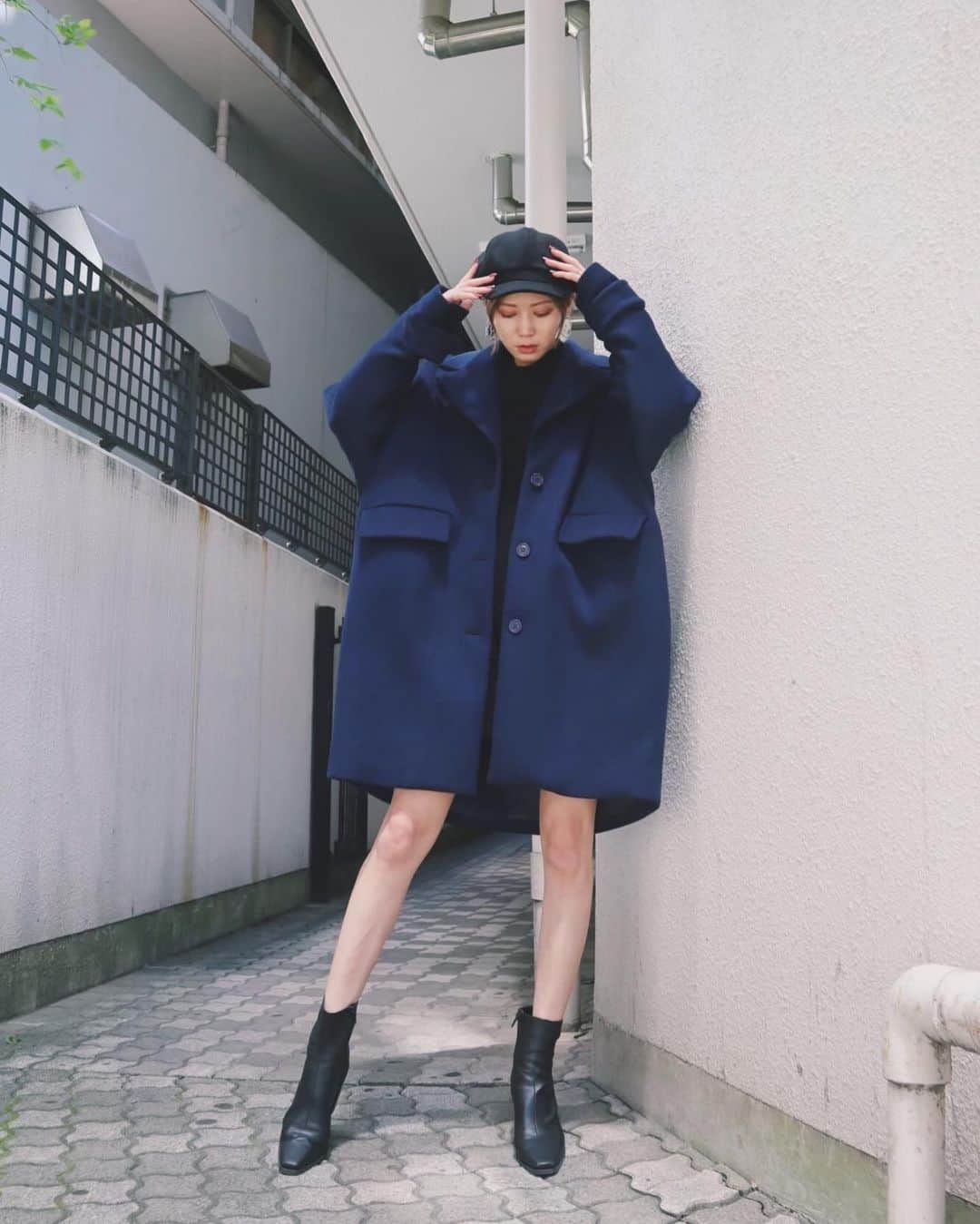 kazuki youdaのインスタグラム：「_  このアウターはネイビー購入❤️ ゆったりシルエットだいすき😗💗 _  @emoda_official  @emoda_snap  #EMODA」