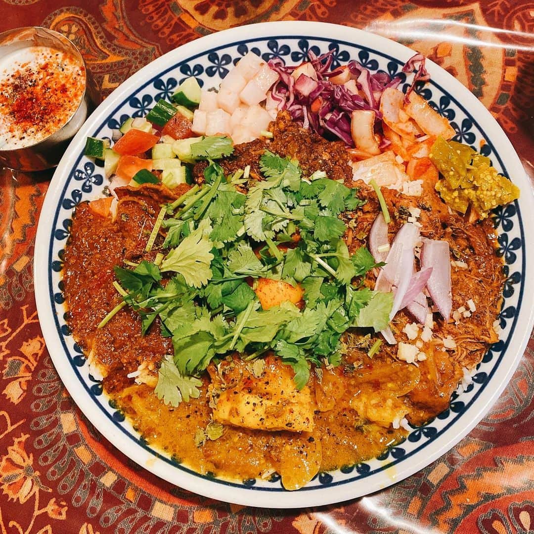 ただすけのインスタグラム：「そしてカレーの旅を終え（違）帰路。 若干のんびりペースですが、年末まで良い感じで過ごせそうです。 合間に色々なインプットもあり、そろそろアレですかね。」