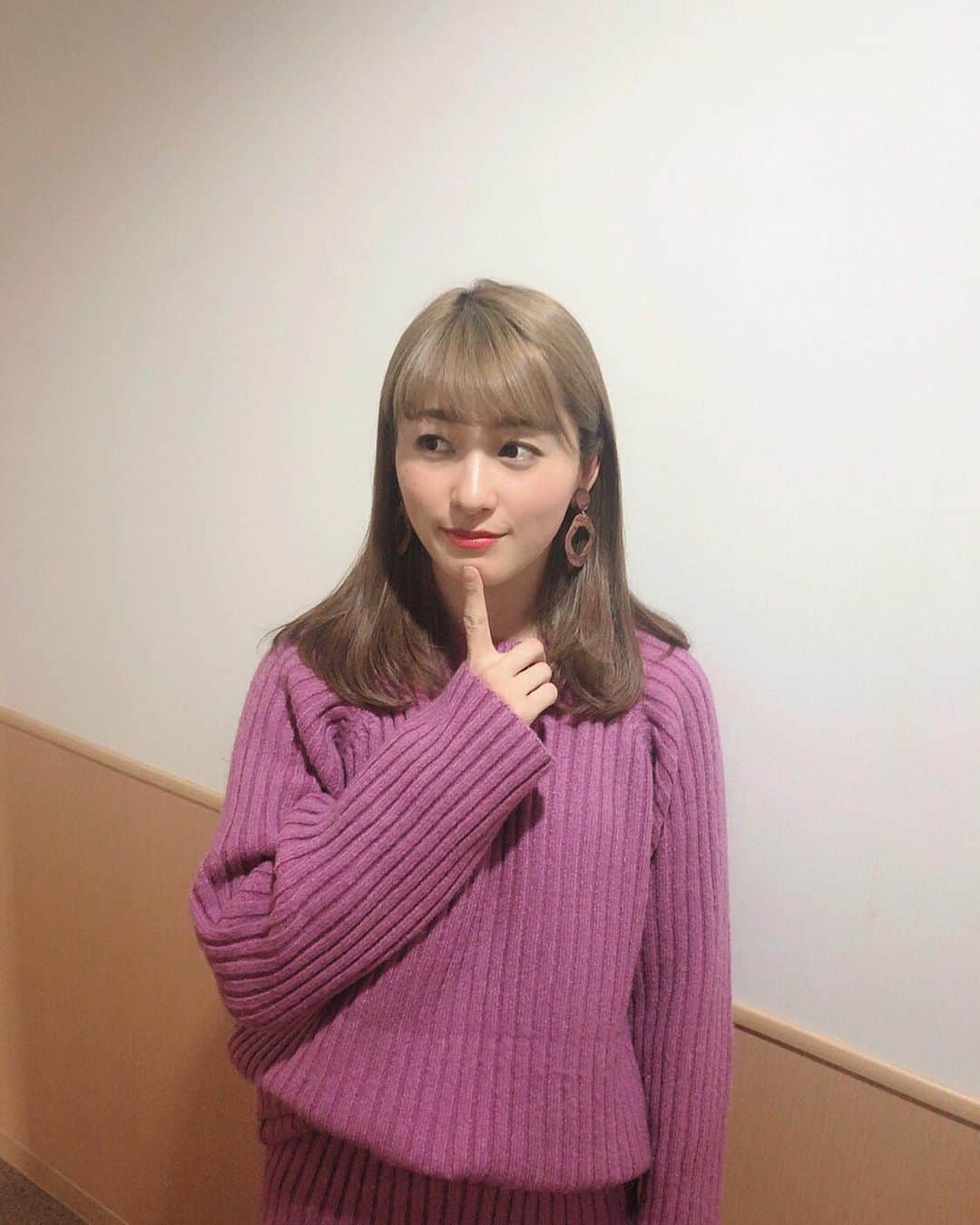 のインスタグラム：「今日も1日お疲れ様🥰💓. . . 今日は早起き水ちゃんでした🤤 . . お腹すいたので何か食べたい🥺♥️. . . サラダでも食べようかしら🥗. . . 👗　@birthdaybashshop . . . #ootd #ootdfashion #follow #followme #me #instafashion #qalb #love #happy #instagood #instagram #instadaily #instalove #birthdaybashshop  #秋コーデ #秋コーディネート #ピンク #セルフィ #ニットコーデ #コーデ #秋服コーデ #秋冬コーデ #全身コーデ #ザラ #プチプラファッション #プチプラコーデ #ネット通販」