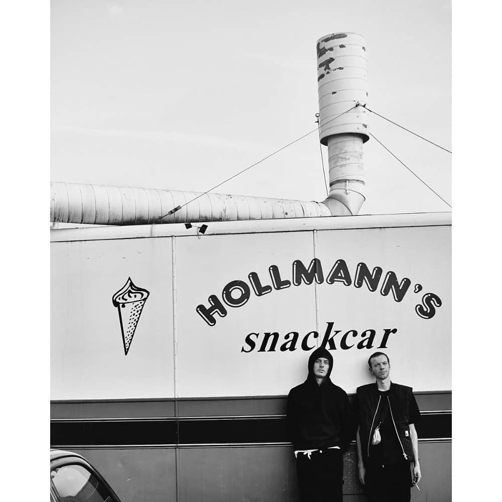 JOURNAL STANDARDさんのインスタグラム写真 - (JOURNAL STANDARDInstagram)「【11.20(wed) IN STORE】 " Pop Trading Company × Carhartt WIP " オランダ、アムステルダムをベースとするスケートレーベル "POP TRADING COMPANY" と、古き良きアメリカのワークウエアブランド "CARHARTT WIP" がタッグを組み、コラボレーションコレクションをリリース。 . 詳細はハイライト "Men's Recommend" または公式 BLOG から⁠ http://bit.ly/32UOURm . 【入荷店】 神南坂 JOURNAL STANDARD、渋谷スクランブルスクエア店、新宿店、名古屋タカシマヤゲートタワーモール店、難波店、広島店、福岡店、公式通販ベイクルーズストア 【入荷日】 11月20日(水)予定 ※店舗によって入荷日が異なる場合がございます。 . @carharttwip @poptradingcompany . #ジャーナルスタンダード #journalstandard #CarharttWIP #carharttwipskateboarding #poptradingcompany #baycrews #fashion #19aw⁠ #mens」11月19日 18時37分 - journalstandard.jp