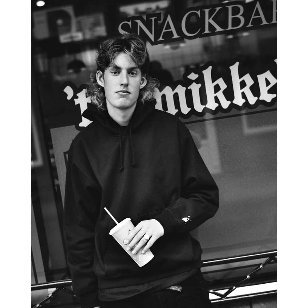 JOURNAL STANDARDさんのインスタグラム写真 - (JOURNAL STANDARDInstagram)「【11.20(wed) IN STORE】 " Pop Trading Company × Carhartt WIP " オランダ、アムステルダムをベースとするスケートレーベル "POP TRADING COMPANY" と、古き良きアメリカのワークウエアブランド "CARHARTT WIP" がタッグを組み、コラボレーションコレクションをリリース。 . 詳細はハイライト "Men's Recommend" または公式 BLOG から⁠ http://bit.ly/32UOURm . 【入荷店】 神南坂 JOURNAL STANDARD、渋谷スクランブルスクエア店、新宿店、名古屋タカシマヤゲートタワーモール店、難波店、広島店、福岡店、公式通販ベイクルーズストア 【入荷日】 11月20日(水)予定 ※店舗によって入荷日が異なる場合がございます。 . @carharttwip @poptradingcompany . #ジャーナルスタンダード #journalstandard #CarharttWIP #carharttwipskateboarding #poptradingcompany #baycrews #fashion #19aw⁠ #mens」11月19日 18時37分 - journalstandard.jp