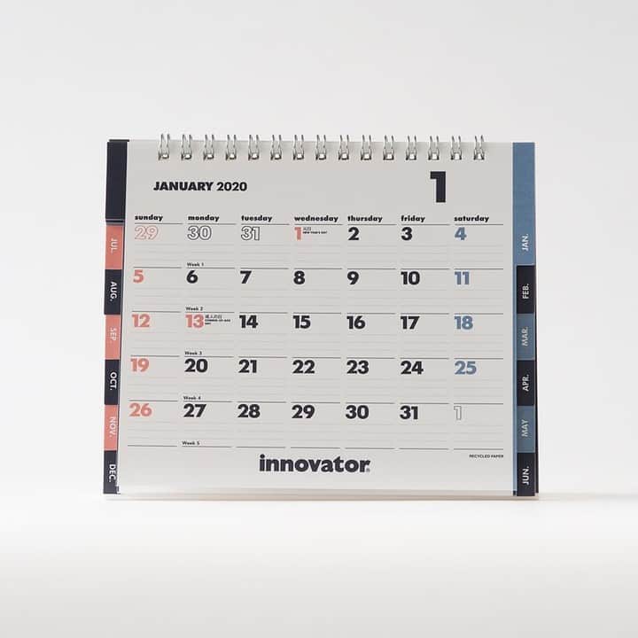 フリーデザインさんのインスタグラム写真 - (フリーデザインInstagram)「. 早いもので、2019年も残り1ヶ月半。そろそろ来年のカレンダーの準備をはじめるのはいかがでしょう？ . 予定をきちんと管理し計画的に毎日を過ごすためには、機能的で使いやすいカレンダーが不可欠。「イノベーター」のカレンダーは、ビジネスの現場から一般家庭まで幅広い層に支持される、究極に使いやすい、北欧生まれのカレンダーです。 . 予定を書くスペースがしっかりとられているので、予定の管理もしやすいのが特徴。罫線で区切られているので、家族やグループでスケジュールを共有するのにも便利です。 . ラインナップは「卓上カレンダー」と「壁掛カレンダーM」の２つ。 壁掛けカレンダーは、視認性が高く、離れたところからでもしっかり日付を確認できます。予定を書くスペースも大きいので、たくさん書き込めますよ。 卓上カレンダーは、机の上においても邪魔にならないサイズ。小さいながらに機能性は抜群。書き込みのスペースもちゃんとあるのは嬉しいですよね。 . ▼詳細はプロフィールのリンクからご覧いただけます。 → @freedesign_jp . 【取扱店舗】 #フリーデザインオンラインショップ #フリーデザイン吉祥寺店 . #イノベーター #innovator #カレンダー #calendar #カレンダー2020 #calendar2020  #freedesign #フリーデザイン #ライフスタイルショップ #インテリアショップ #シンプルライフ #くらし #暮らしの道具 #暮らしを楽しむ #丁寧な暮らし #雑貨店 #雑貨屋」11月19日 18時38分 - freedesign_jp