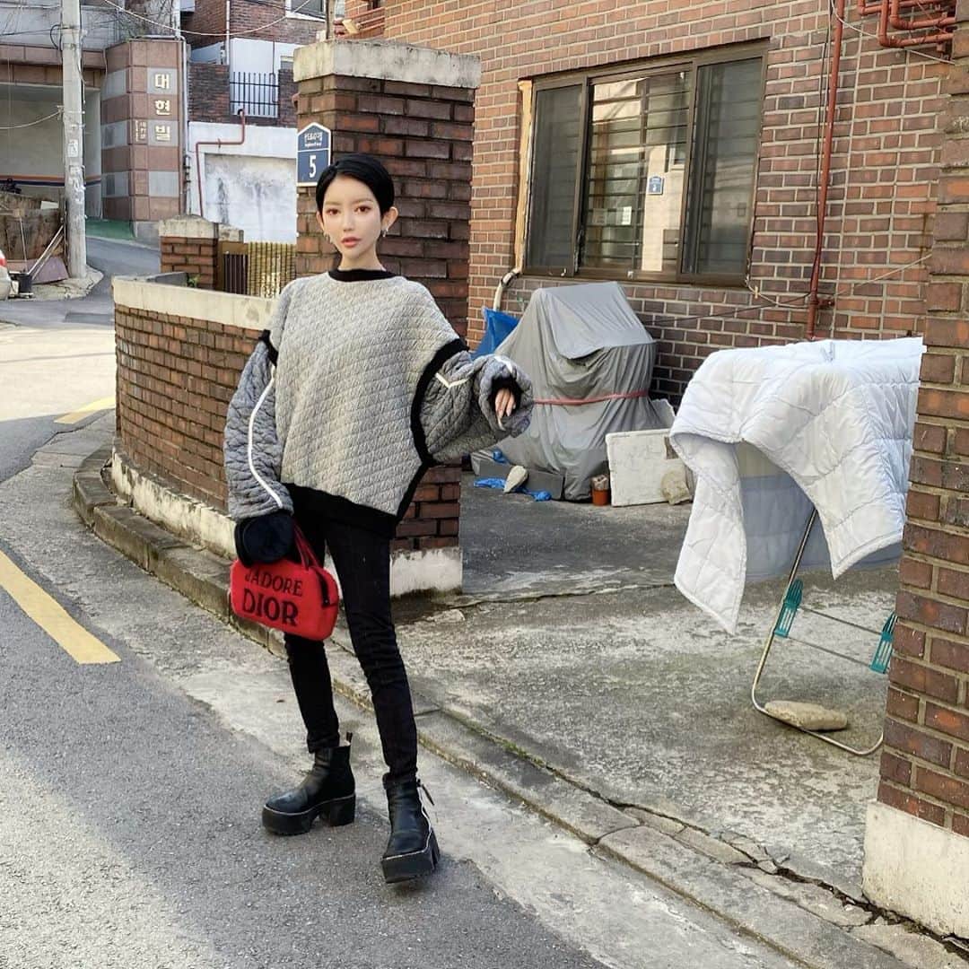 MASAMIのインスタグラム：「韓国さむぴ。イヤーマフ必須！」