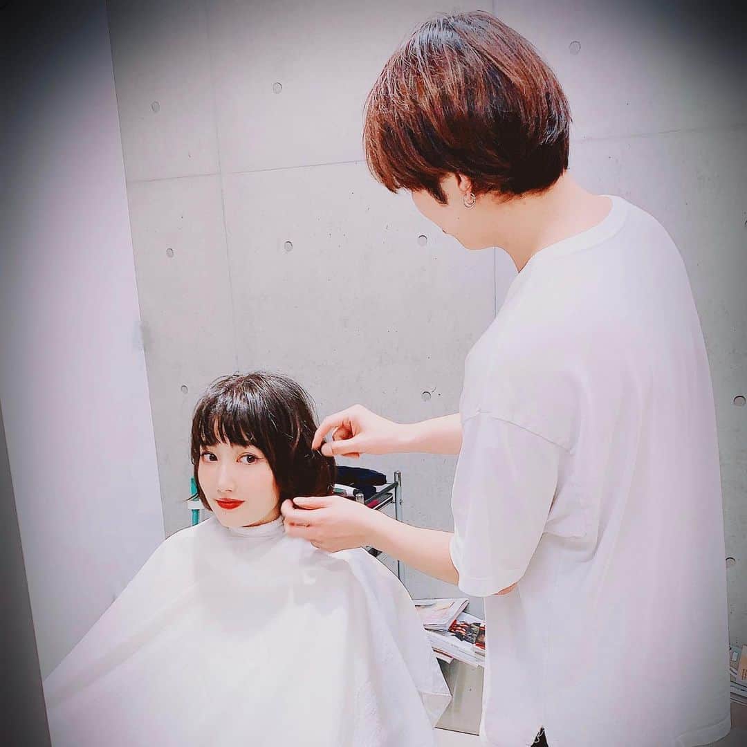 黒川沙良さんのインスタグラム写真 - (黒川沙良Instagram)「自分のために髪切る、メイクする、オシャレする。そんなふうにいつも自分を大切に出来たら良いよね。えなみたん素敵にしてくれてありがとうございました💟 @enamikosuke」11月19日 19時10分 - kurokawa_sala