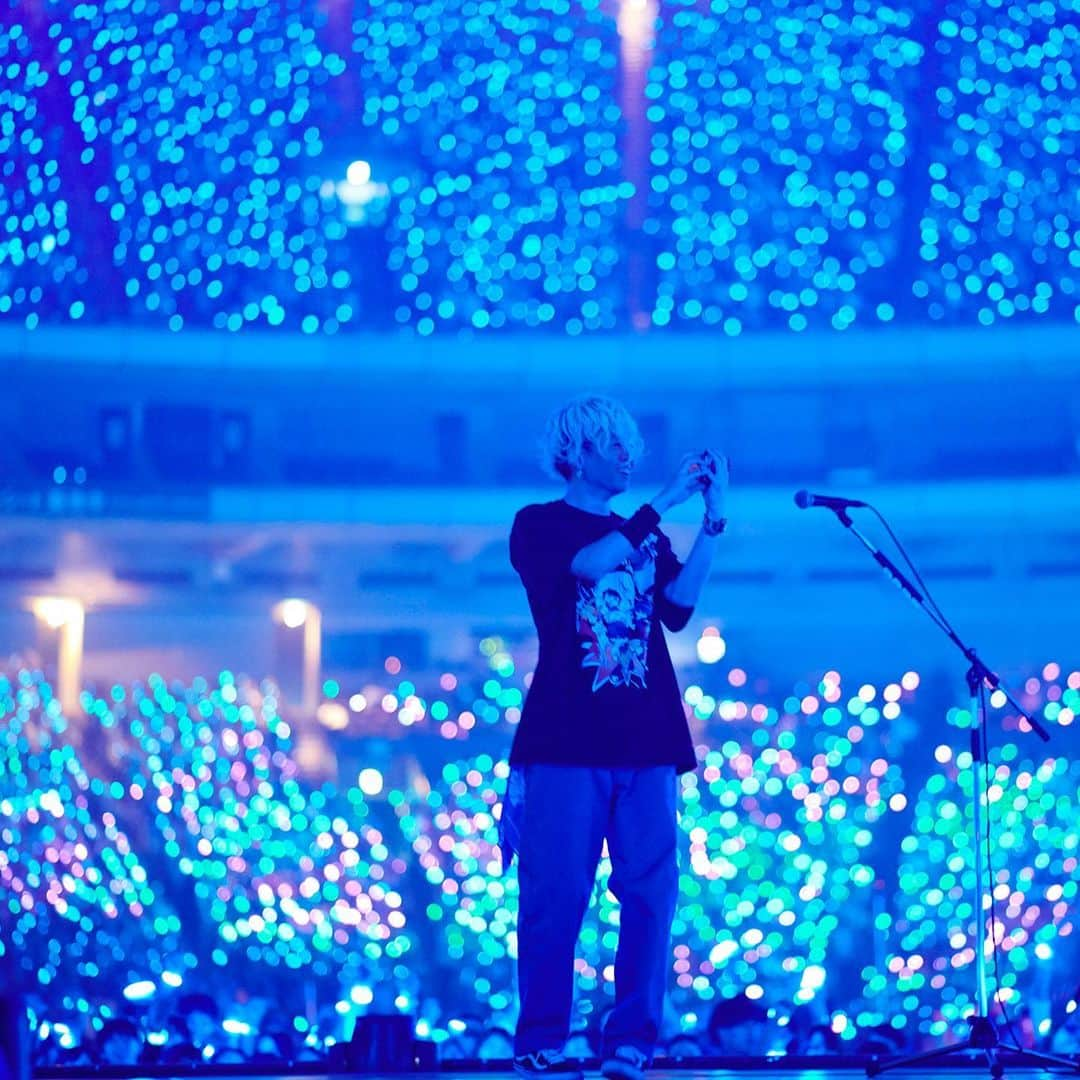 BUMP OF CHICKENさんのインスタグラム写真 - (BUMP OF CHICKENInstagram)「#BUMPOFCHICKEN TOUR 2019 #auroraark at TOKYO DOME Photo by @yoshiharuota」11月19日 19時15分 - bumpofchickenofficial