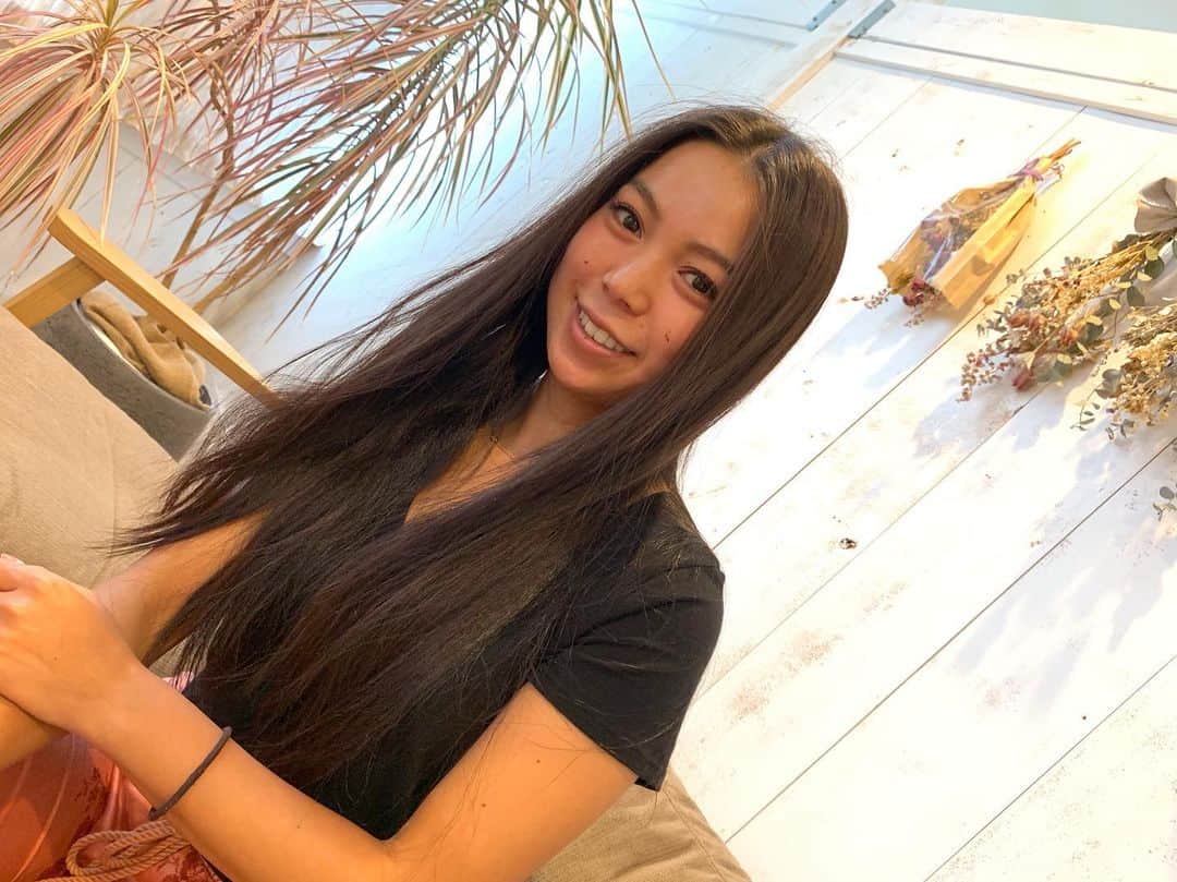 水野亜彩子のインスタグラム：「少し前になりますが… マツエクをフサフサに付けてもらった時の📸 初めての平塚店🦋✨ 茅ヶ崎店とまた違う雰囲気だったけど、どの店舗も居心地良くて毎回夢の中へ😴💭🔮笑 @eyelash_curar @nail_curar」