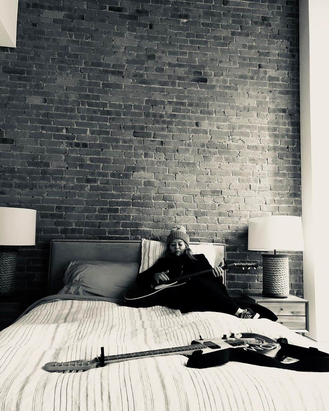 マシュー・カマのインスタグラム：「Miss this one in New York today 🖤」
