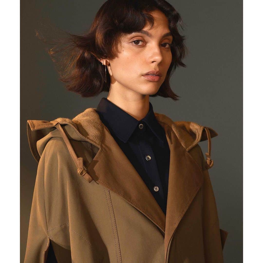 デレク ラムのインスタグラム：「Like a renaissance portrait. @charleefraser in Derek Lam Fall 2019 photo by @msprouty styling by @vittoriacerciello #beauty #renaissance beauty #australianbeauty」