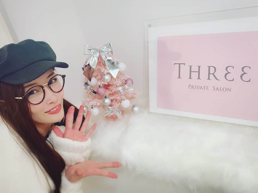 のインスタグラム：「💖 . 渋谷に来月オープンするバストアップ専門サロン"THREE"のレセプションにお邪魔してきました✨ . 好立地で完全個室のおしゃれなサロンで私もバストアップ目指します😍✨ . ヒデさん( @hideto_piece201 )おめでとうございます〜👏✨ . . #バストケア#バストアップ#リフトアップ#アンチエイジング#健康#美容#beauty#リラックス#渋谷サロン#渋谷#エステサロン#プライベートサロン#女性専用#育乳#ちっぱい#bodymake#ボディメイク#model」