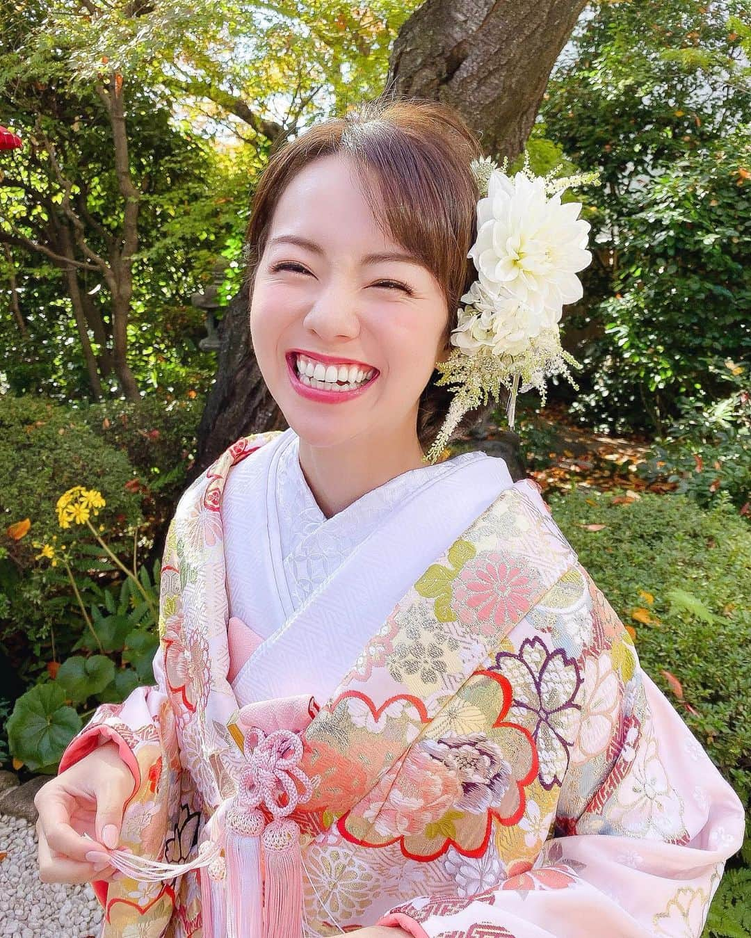 黒田真友香さんのインスタグラム写真 - (黒田真友香Instagram)「全力スマイル！からの微笑み！からのすまし顔ショット！📸笑  今日も沢山素敵な衣装を着れて幸せでした🥺ピンクの色打掛も華やかで柔らかい雰囲気で、とっても可愛い☺️💗 ・ ・ 明日はHEP FIVEでのトークショー 13時30分〜です😍  詳しくは再度ストーリーで告知します🙆‍♀️」11月19日 21時47分 - kurodamayukaxx