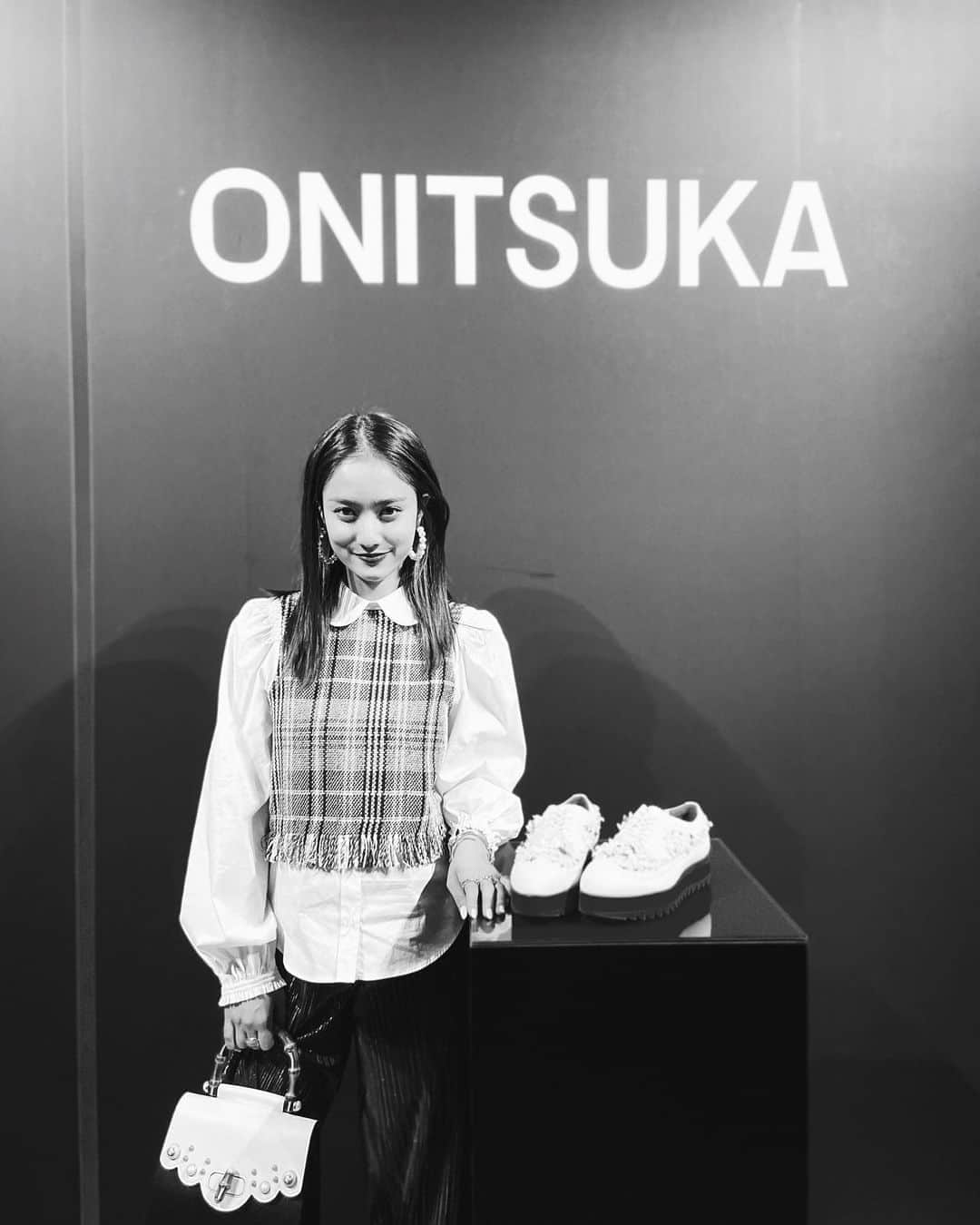 谷まりあさんのインスタグラム写真 - (谷まりあInstagram)「@onitsukatigerofficial  厚底なのにとっても軽くて履きやすくて可愛いシューズに一目惚れでした😍❤️💕 #THEONITSUKA @theonitsuka」11月19日 22時00分 - mariaaaa728