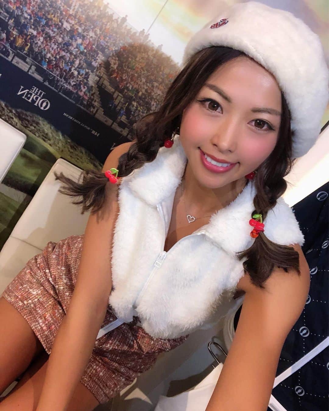 のインスタグラム：「こんばんは💕 ビバハートコーデ💓 @vivaheart_official . 隠れチェリーを探せ🍒 ヒント4つ🍒隠れてるよ😙笑  #vivaheart #ビバハート #ゴルフ #ゴルフ女子 #ゴルフファッション #ゴルフウエア #ゴルフコーデ #ベレー帽 #ベレー帽コーデ #あおい夏海 #イベント #イオミック #ゴルフ好き #アンドホステル #andhostel #ロサーセン #ワンピース #ゴルフ男子  #チェリー #さくらんぼ #アラサーコーデ」