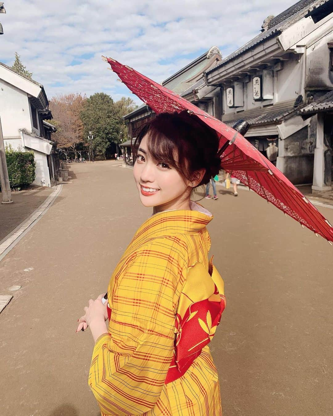 志田友美（ゆうみん）さんのインスタグラム写真 - (志田友美（ゆうみん）Instagram)「江戸時代タイムスリップ🕰 どちゃヤンチャな町娘いりますか？ . #水戸黄門 #必殺仕事人 #必殺仕置人　#秋 #紅葉 #江戸時代 #コスプレ #町娘 #コスプレの館 #房総のむら #bayfm #cosplay」11月19日 22時17分 - yuumi_shida