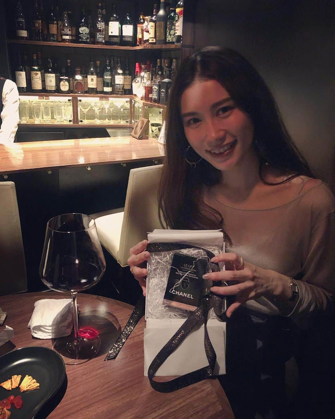 森川侑美さんのインスタグラム写真 - (森川侑美Instagram)「モデル友達の 葉月 @hazuki_1128 誕生日会🎂🥳🥳 いつも色んな所連れてってもらったり 教えてもらったりして モチベーションを上げてくれる存在✨笑 本当いつもお世話になってます🙇‍♀️🥰 サプライズでいろいろさせてもらったけど 慣れてないので終始ドキドキしてた😂 喜んでくれてよかった😊 おめでとーう🎊  #happybirthday  #誕生日会#大阪#お好み焼き#笑 #ぷれじでんと千房 #ありがとうございます」11月19日 22時25分 - yumi.morikawa322