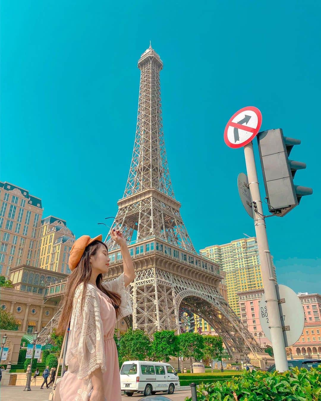 琳妲さんのインスタグラム写真 - (琳妲Instagram)「♐️ 永遠電力100% - 🇲🇴 彷彿來到巴黎鐵塔🗼 #澳門 #食在好飛醺」11月19日 22時25分 - linda831212