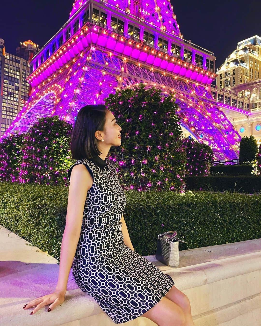 梅谷安里さんのインスタグラム写真 - (梅谷安里Instagram)「GOOD NIGHT❤️ 夜のマカオは街中キラキラ、楽しかったなぁ〜🌹 この日のドレスはお気に入りの @gucci ♡ ・ ・ #macao#trip#あん旅 #travelgram#澳門#🇲🇴 #effeltower #マカオ#アンバサダー #楽しさがとまらないマカオ」11月19日 22時26分 - anriworld