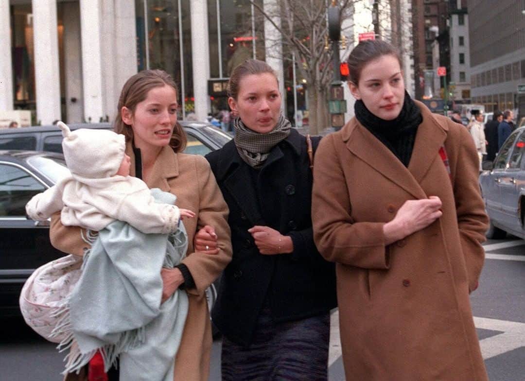 シー ニューヨークさんのインスタグラム写真 - (シー ニューヨークInstagram)「Lucie de la Falaise, Kate Moss and Liv Tyler New York, 1997」11月19日 22時30分 - seanewyork