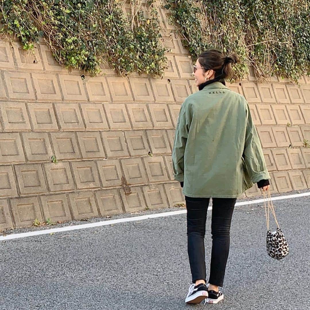 Sayakaのインスタグラム：「* 昼間はポカポカ良いお天気🌞✨✨ . . #fashion #outfit #coordinate #ootd #simple #basic #casual #preloved #preloved_aoyama #gu #todayful #vans #oldskool #sayakascoordinate #今日の服 #コーディネート #コーデ #シンプル #シンプルコーデ #プレラブド #ミリタリージャケット #ジーユー #トゥデイフル #レオパード #オールドスクール」