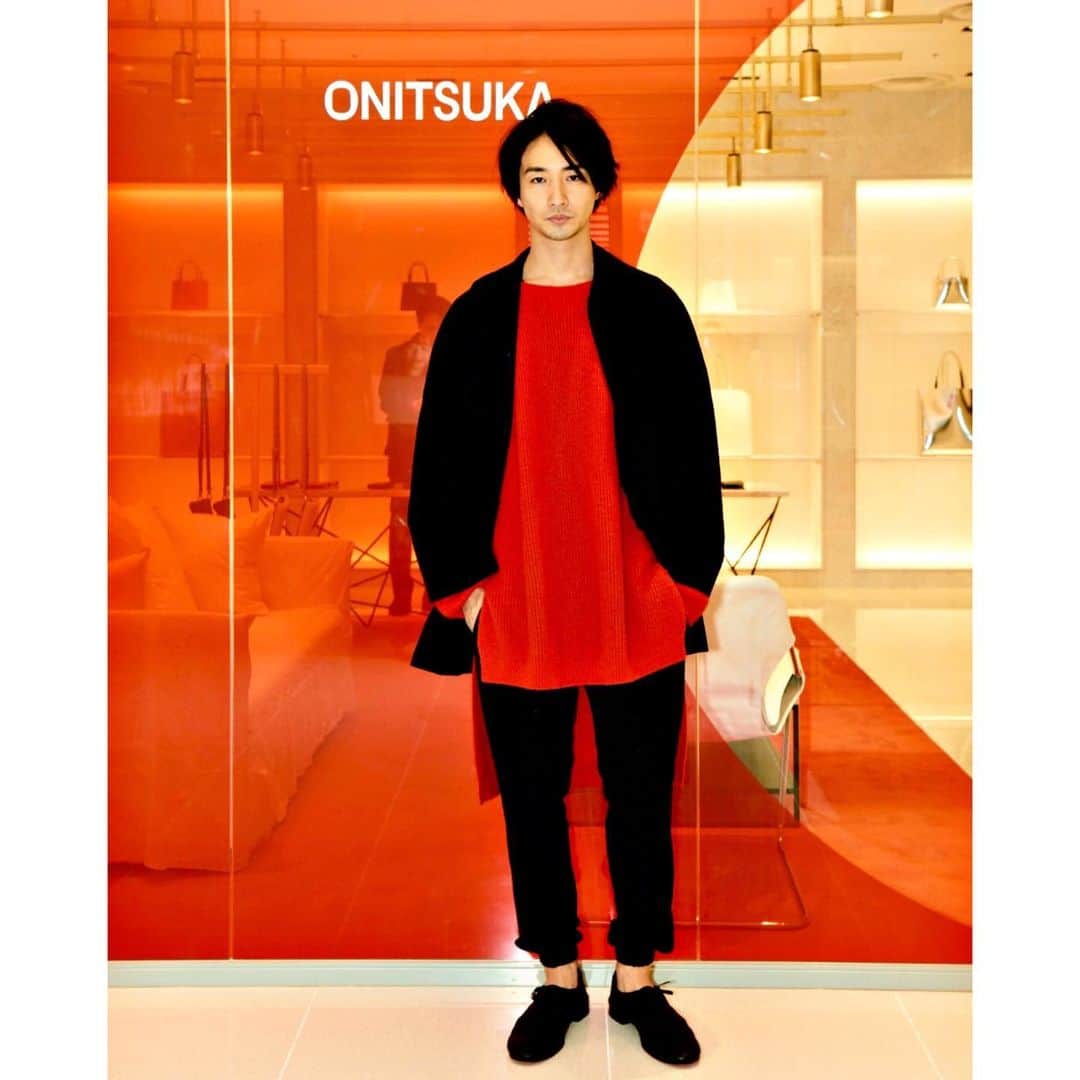 のインスタグラム：「Thank you for inviting me. New style. 色かぶってて恥ずかしいやん  #theonitsuka #ジオニツカ　#onitsuka #PR」
