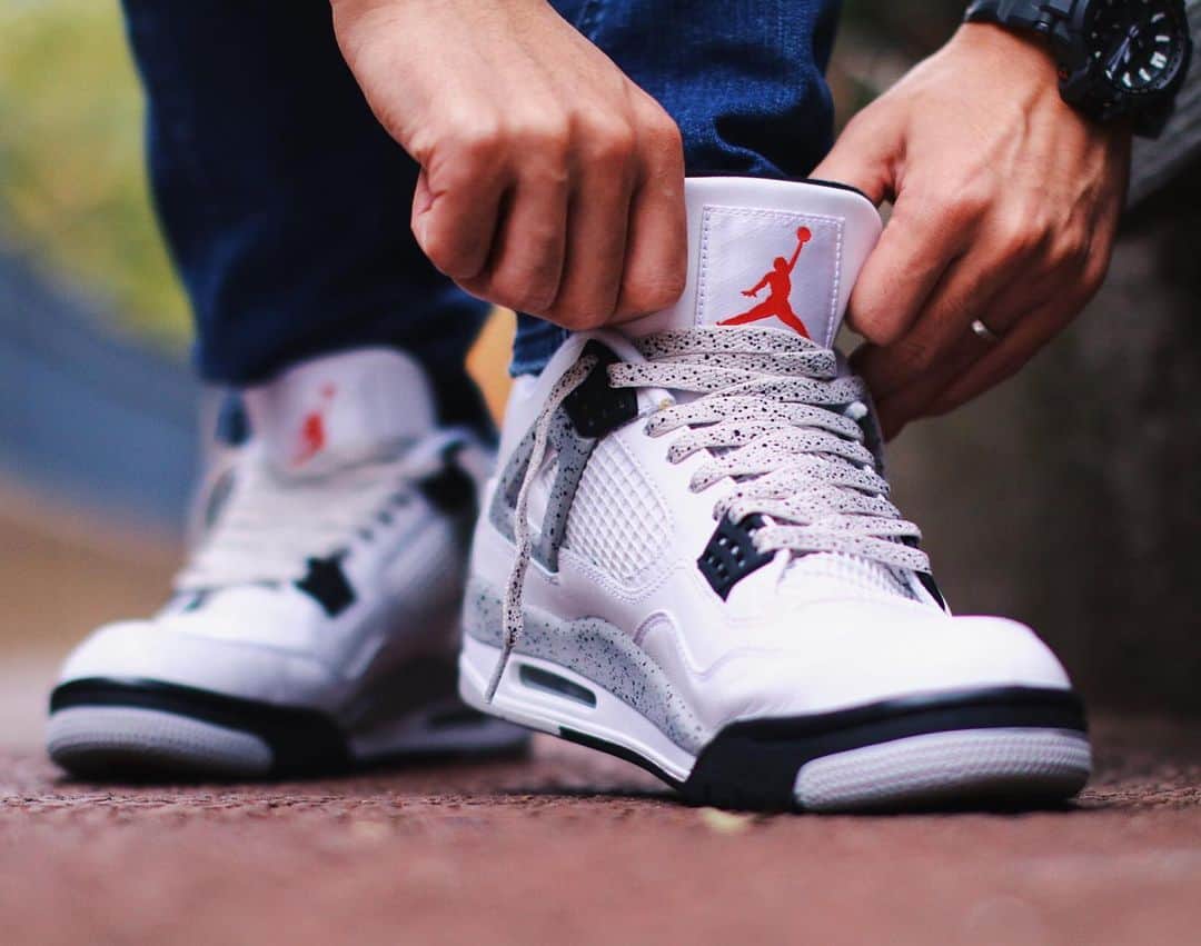 SneakerBox.jpのインスタグラム：「AJ4なら。 やっぱりこれかなぁ。 なんだかんだ色んな意味で思い出深い1足🦶ヒール見えてないですがOG仕様🔥 #mitasneakers #ms_ddc_20191123j」