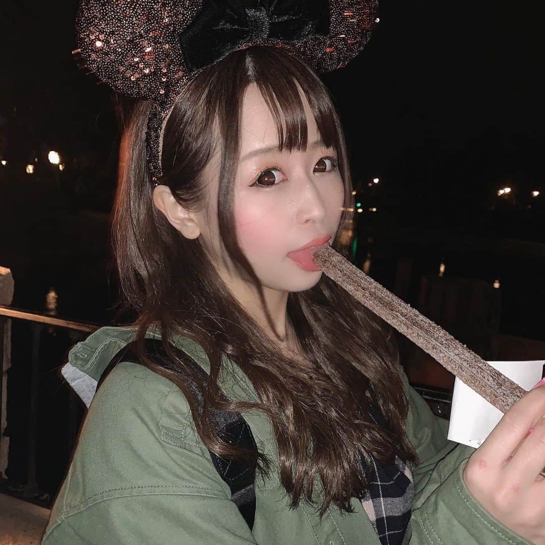 前田のののインスタグラム：「TDS  妹ちゃん くまだちゃん かわいいのー。  癒し〜 いつもありがとう( *˘ ³˘)♡♡♡ #くまだかなえ  #前田のの」