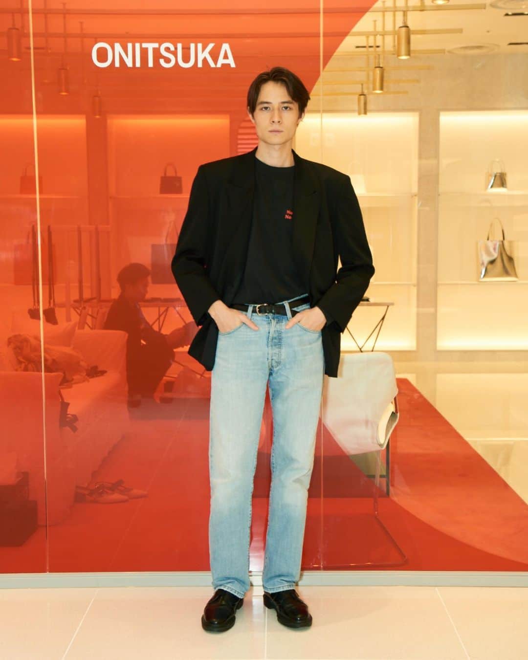 シールズ啓司のインスタグラム：「新しくなった渋谷PARCOにあるTHE ONITSUKA 1号店へ行ってきました！  Onitsuka Tigerのハイファッションラインなだけあってどれも最高にクールでした。 11月22日にオープンするそうです。皆さん是非👟  #THEONITSUKA #ジオニツカ #ONITSUKA #渋谷パルコ」