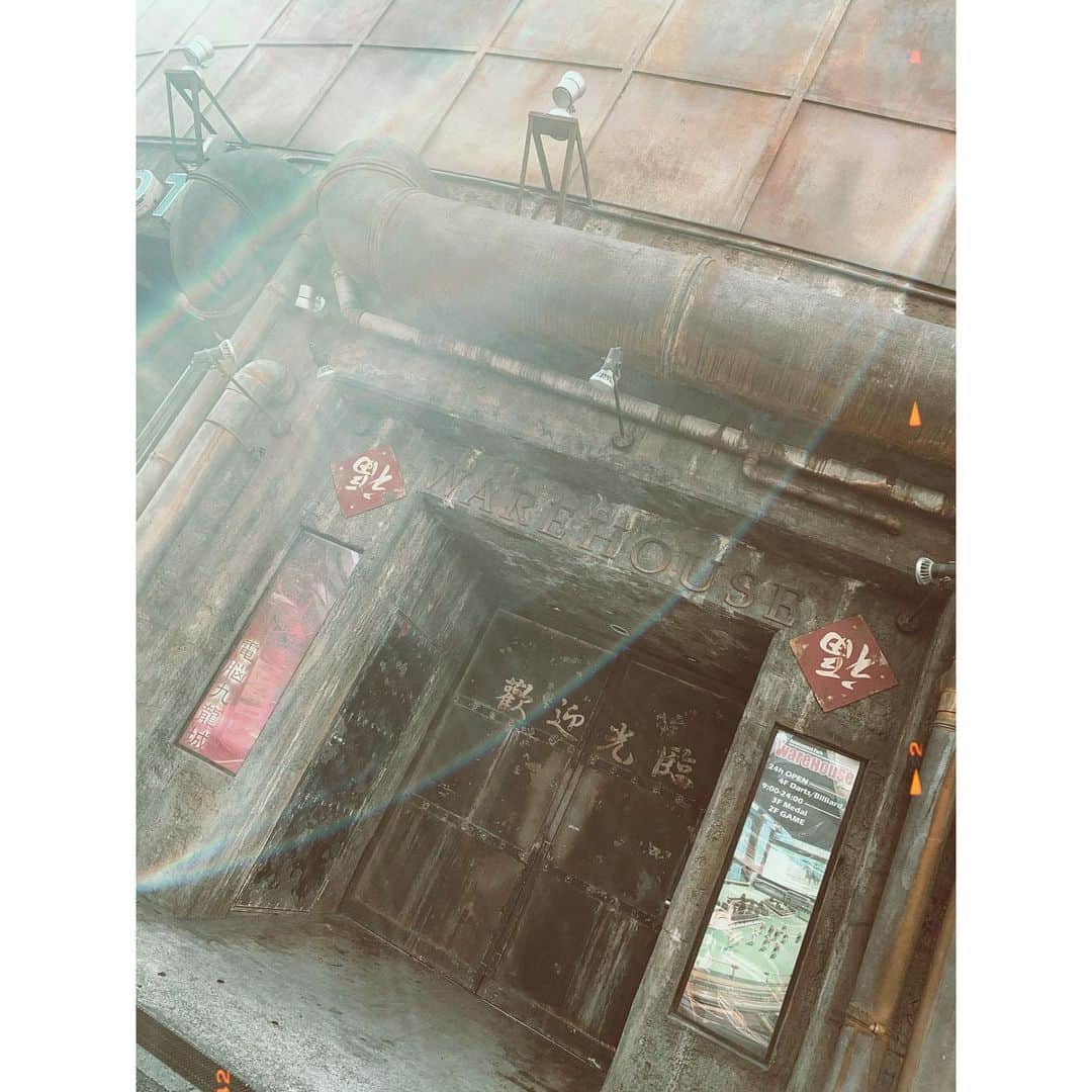 山田菜々美のインスタグラム：「. マジビビッタ ウン、ホンマニビビッタ🕸 . #川崎 #ウェアハウス」