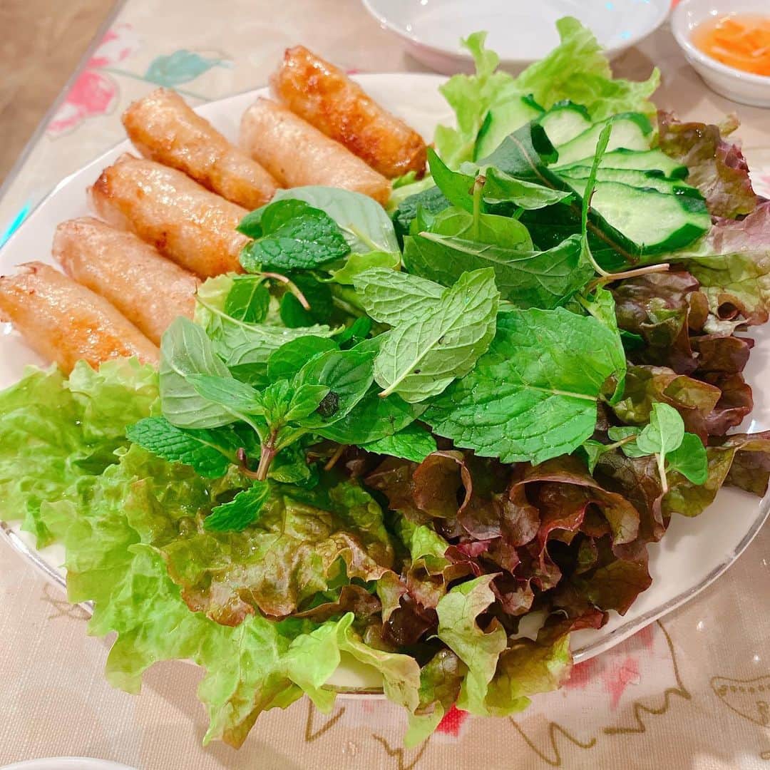 相沢あいさんのインスタグラム写真 - (相沢あいInstagram)「わりといろんな #生春巻き を食べてきましたが、 #蒲田 のティティの生春巻きを超える生春巻きに出会えてない。皮が #モチモチ というかムッチリというか。構成要素で旨いのか。 #おいしい です。 #ベトナム料理 #美味しいもの #美味しい #生春巻きの皮」11月19日 23時08分 - aizawaai