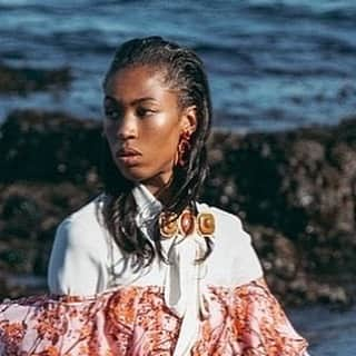 エリクソンビーモンさんのインスタグラム写真 - (エリクソンビーモンInstagram)「Dreaming of a far off land.... @Jewelry  by @ericksonbeamon @chippewajane 👸🏾I CLAIM THIS LAND!👸🏾 Harper's Bazaar Vietnam @bazaarvietnam 📷: @duoduolinn 👗/Model: @chippewajane 💇🏾‍♀️: @koji_ichikawa 💄: @sandy_nicha 💅🏾: @lacquerfetish Asst. 👗: @haveubeenjenxd @_paigeariel 👗 Intern: @_carolinnee @georgia_wixted @hannahbrower_  @harpersbazaarus @floret.al @ericksonbeamon @swarovski @lafayette148ny @jameschan_official #blackmodels #indigenousmodel #indigenous #newface #editorial #fashion #womenswear #style #fashioneditorial #gown #couture #mode #model #chippewa #harpersbazaar #fashioninspo #мода #красота #искусство #журнал #magazine #стиль #luxury」11月19日 23時30分 - ericksonbeamon