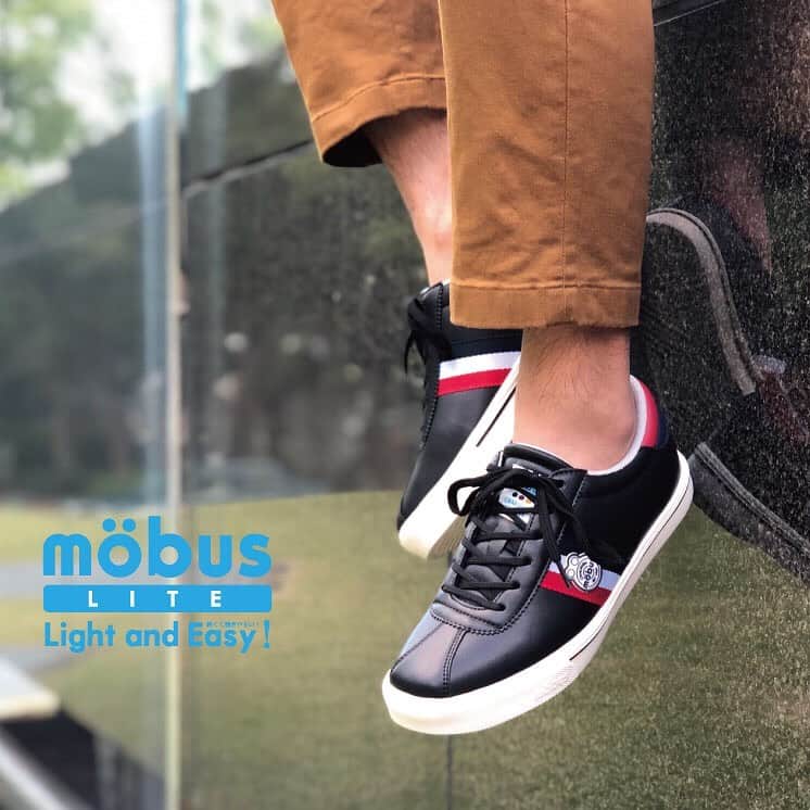 Mobus Footwearさんのインスタグラム写真 - (Mobus FootwearInstagram)「ML-002  mobus LITE ドイツブランドより”LITE and EASY!”(軽くて履きやすい!) ニューコンセプトのスニーカーコレクションが登場しました！ なんと片足重量200-250g！(モデルによります。)*通常レザースニーカーは400グラム前後  モーブスが長年培ってきたスポーツシューズの経験を活かし、軽さを追求して履き心地の追いタウン向けの新しいコレクションをお届けします！  ーーーーーーーーーーー 👟 ▶Price:5,990 ▶Size:40-44 ▶Material：PU ーーーーーーーーーーー 🔍  ML-002の購入はアカウントトップの（@mobusofficial）から  #mobus﻿ #モーブス #mobussneaker #モーブススニーカー﻿ #ドイツ #mobusofficial #mobuslite  #ML-002  #ライト  #軽量  #スポーツ  #ヨーロッパ  #シンプル  #おしゃれさんと繋がりたい  #足元倶楽部  #スニーカー女子 #スニーカー好きな人と繋がりたい #ファッション部  #スニーカー男子  #スニーカー同好会 #スニーカー好きと繋がりたい #コーデ  #コーディネート  #カジュアルコーデ #スニーカーコーデ  #秋コーデ  #カジュアルファッション  #キックス #スニーカー大好き  #シューズ」11月19日 23時35分 - mobusofficial