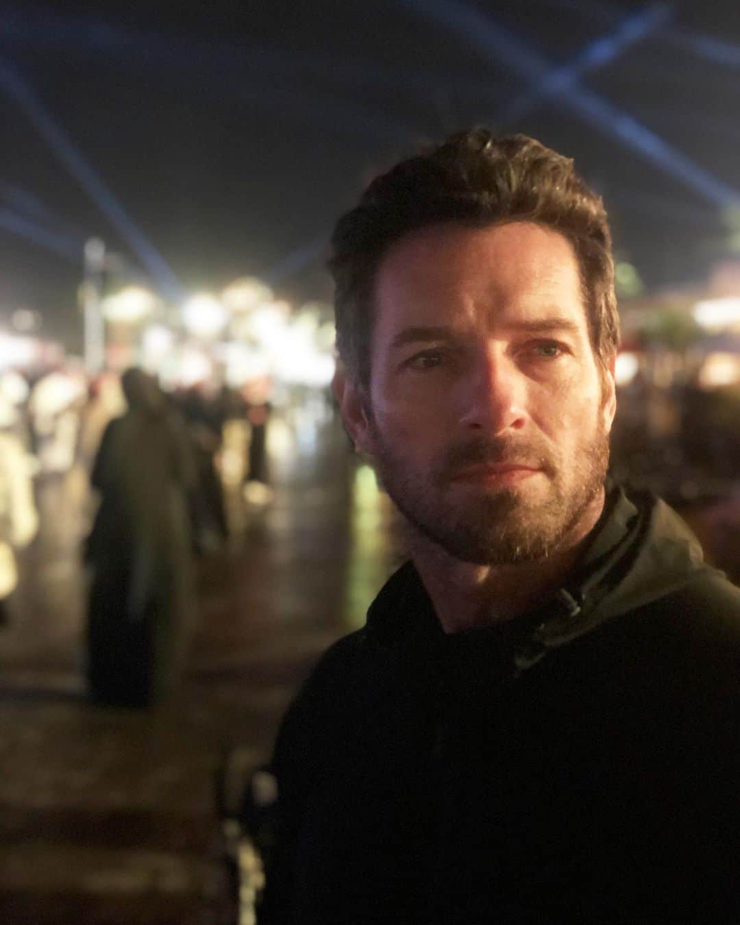 イアン・ボーエンのインスタグラム：「I made my instagram girlfriend take this. * 📷  @tylerhoechlin」