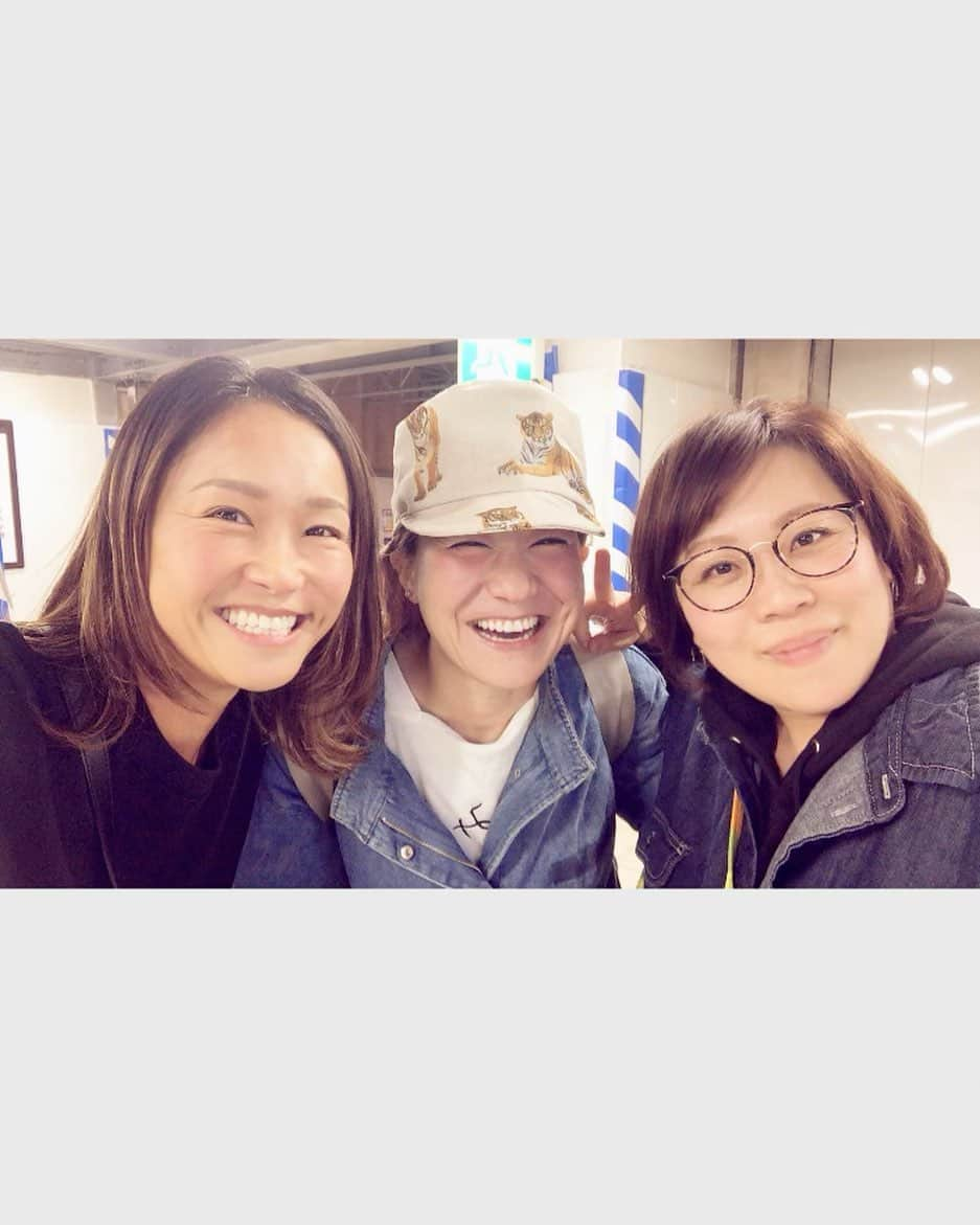 和田美枝さんのインスタグラム写真 - (和田美枝Instagram)「ダイスキ🤍🤍🤍 #気の許せる #大切でダイスキな2人 #帰り際までよう笑う #吹石一恵世代」11月19日 23時57分 - miewada