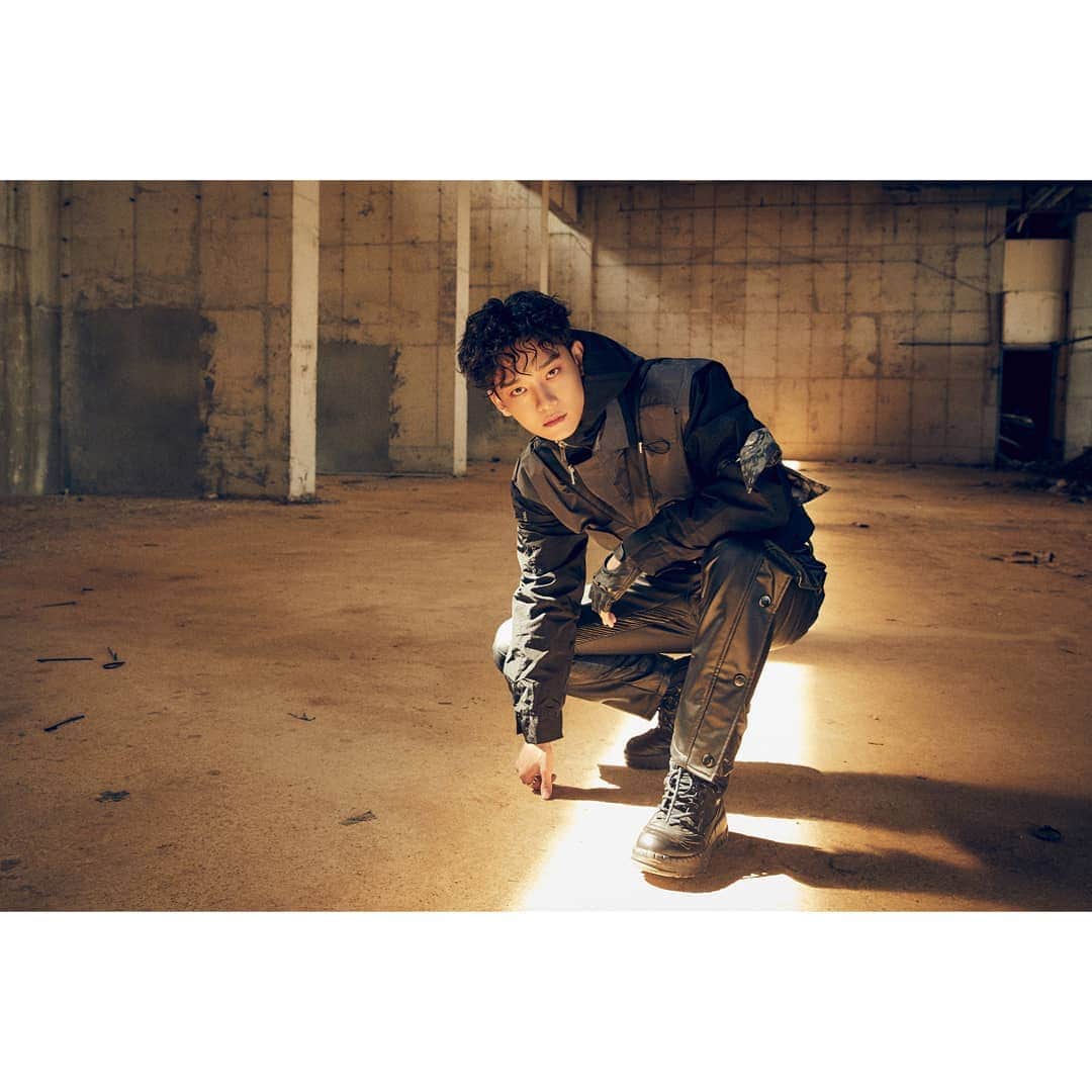 EXOさんのインスタグラム写真 - (EXOInstagram)「EXO 엑소 Concept Teaser Image #CHEN _ 🎧 2019.11.27. 6PM (KST) 👉 exo.smtown.com ✔ The first result comes out at 6 am(KST), and it will be updated every 6 hours. _ #EXO #엑소 #weareoneEXO #EXOonearewe @exo.onearewe #OBSESSION #EXODEUX」11月20日 0時01分 - weareone.exo