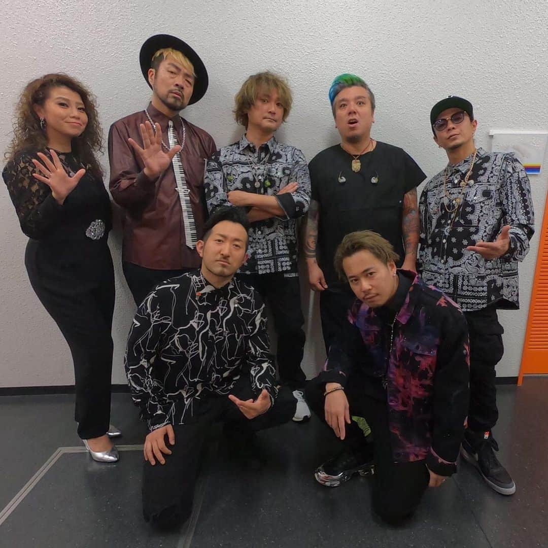 DUTTCHさんのインスタグラム写真 - (DUTTCHInstagram)「DOBERMAN INFINITY LIVE TOUR 2019 5IVE 〜必ず会おうこの約束の場所で〜  横浜アリーナ1日目終了‼️ 個人的には、初日のドーベル🤘  熱い想いが込み上がってきた時間でした。 明日も彼らを後ろから全力であげていきます‼️ #DOBERMANINFINITY #D.IBAND #swingo #djhal  #田中tak拓也  #森多聞 #HIRO #yui #duttch #お願いしましたシリーズ」11月20日 0時31分 - uzmkduttch